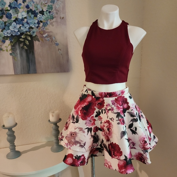 HOMECOMING Two piece, Skirt & mid shirt